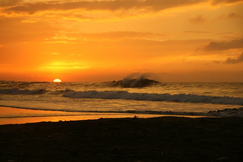 surfing is therapy, El Salvador, womens surf coach, female surf instructor, womens retreats